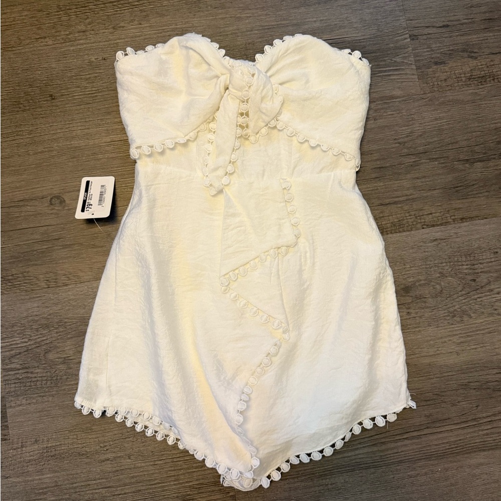 NWT white appliqué tie front Romper women’s XS one and only